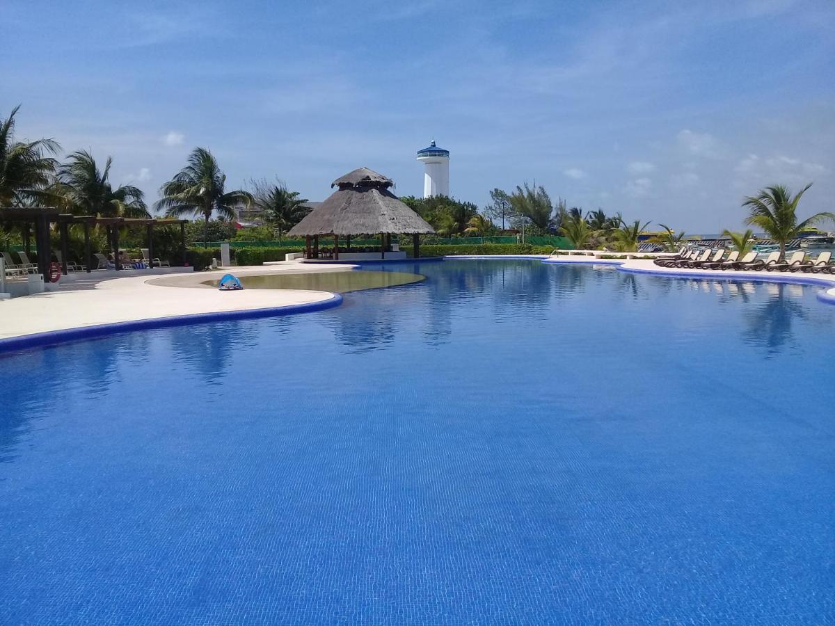 Swim The Caribbean & Work With A View Cancún Exterior foto