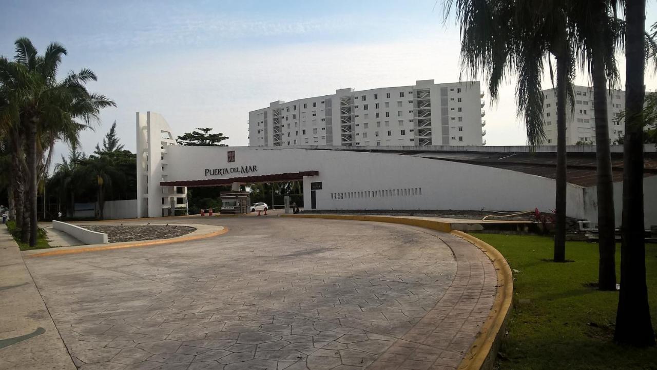 Swim The Caribbean & Work With A View Cancún Exterior foto